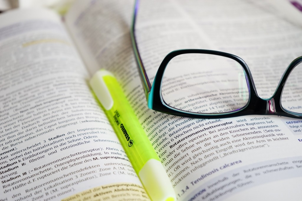 glasses-read-learn-book-text-highlighter-pen